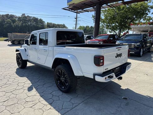 Used 2022 Jeep Gladiator Overland AWD/4WD image 9