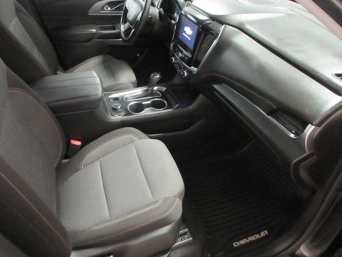Used 2018 Chevrolet Traverse LT AWD/4WD image 9