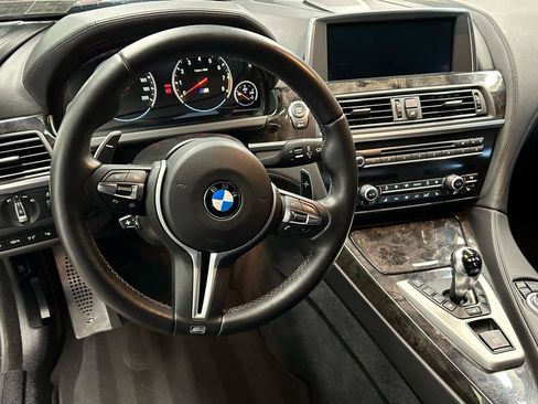Used 2013 BMW M6 Coupe w/ Executive Pkg RWD image 12