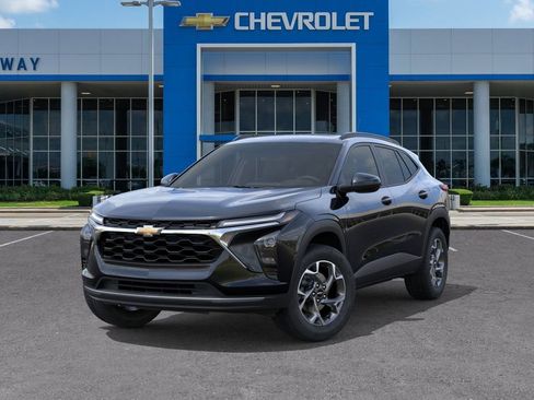 New 2026 Chevrolet Trax LT w/ Sunroof Package image 6