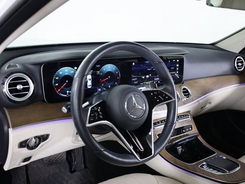 Certified 2022 Mercedes-Benz E 350 4MATIC Sedan image 33