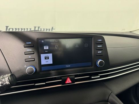 Used 2025 Hyundai Elantra SE FWD image 16