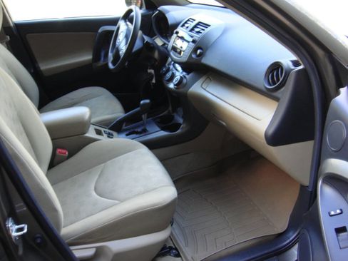 Used 2010 Toyota RAV4 4WD image 14