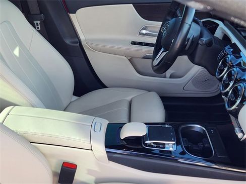 Used 2020 Mercedes-Benz A 220 4MATIC image 25