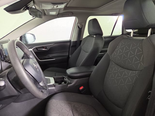 Used 2020 Toyota RAV4 XLE w/ Convenience Package AWD/4WD image 14