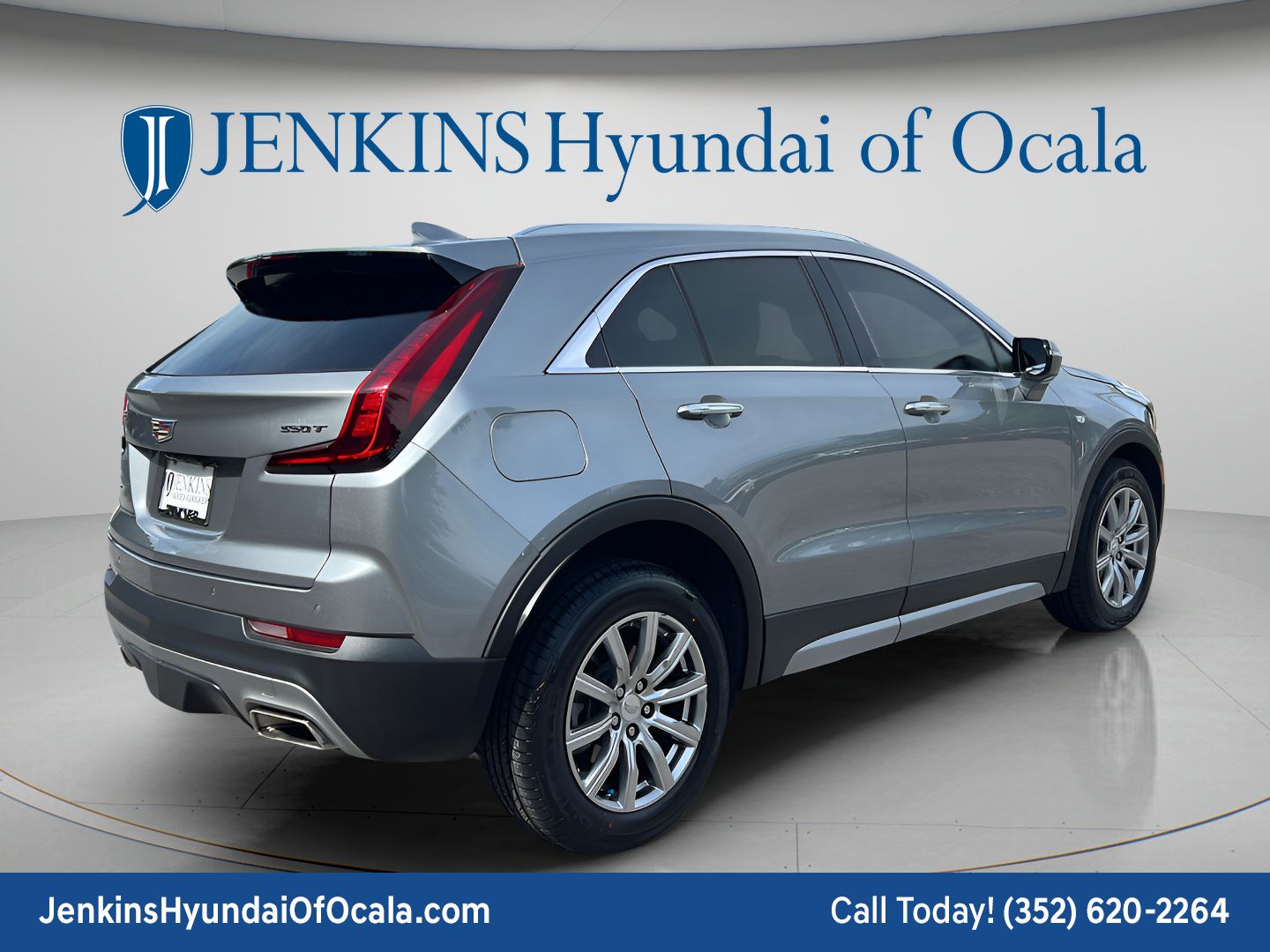 Used 2023 Cadillac XT4 Premium Luxury AWD/4WD image 3