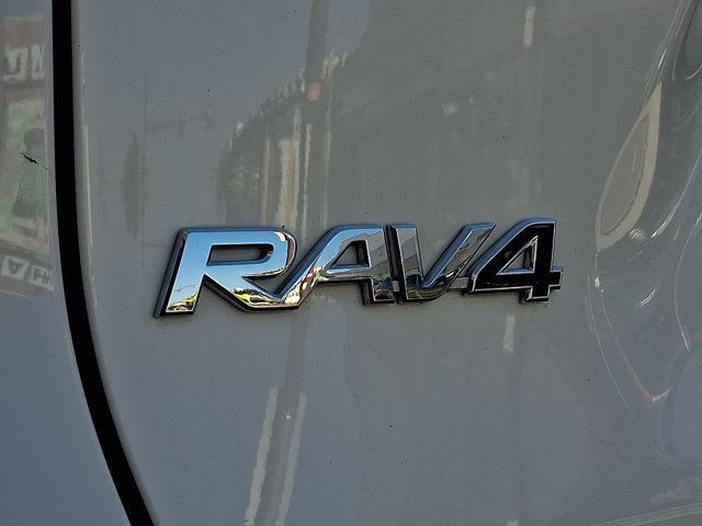 Used 2025 Toyota RAV4 XLE AWD/4WD image 29