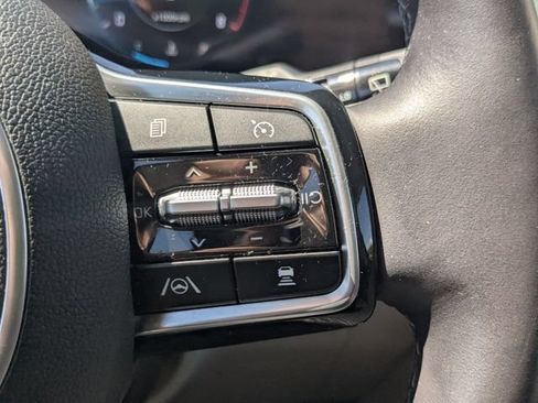 Certified 2024 Kia Carnival SX Prestige FWD image 30