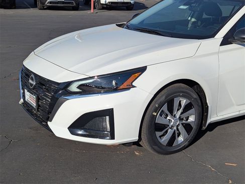 New 2025 Nissan Altima 2.5 S image 8