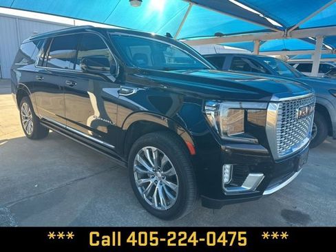 Used 2021 GMC Yukon XL Denali w/ Denali Premium Package image 8