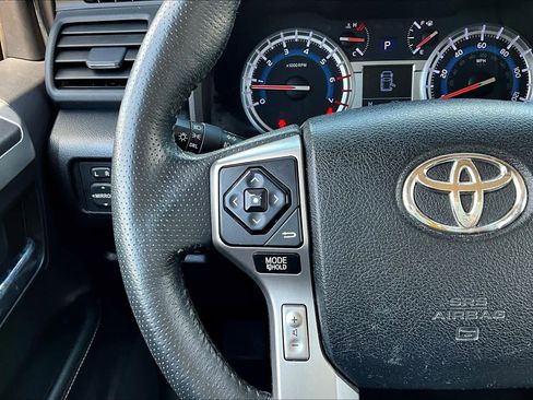 Used 2014 Toyota 4Runner SR5 image 23