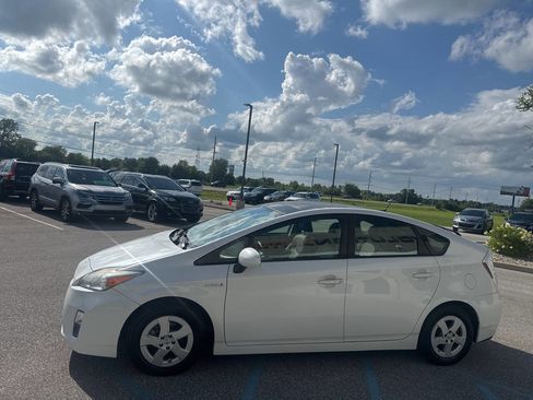 Used 2010 Toyota Prius One image 9