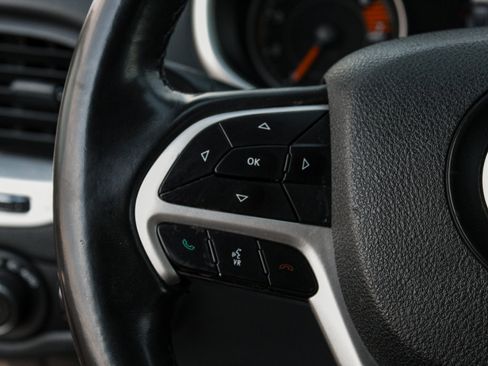Used 2018 Jeep Cherokee Trailhawk AWD/4WD image 13