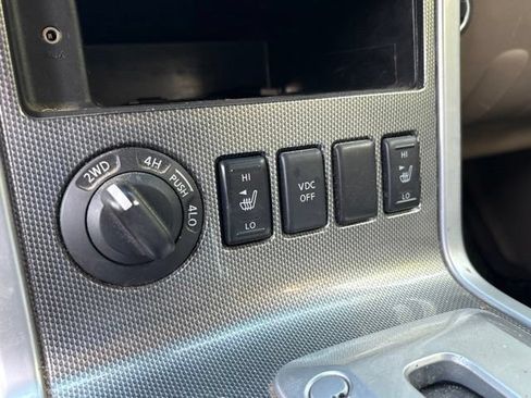 Used 2011 Nissan Pathfinder Silver AWD/4WD image 8