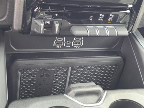 New 2026 RAM 1500 4x4 Crew Cab image 10
