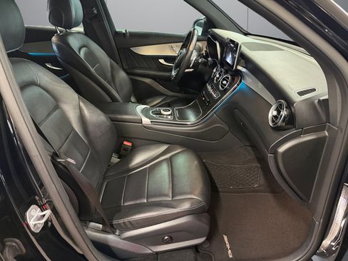 Used 2019 Mercedes-Benz GLC 300 4MATIC image 17