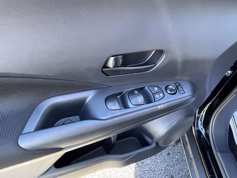 Certified 2025 Nissan Kicks Play S image 41