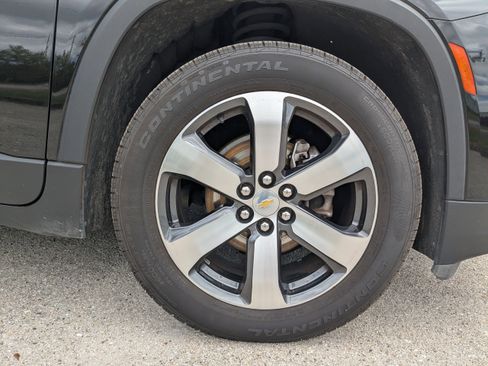 Used 2023 Chevrolet Traverse LT w/ LT Premium Package AWD/4WD image 11