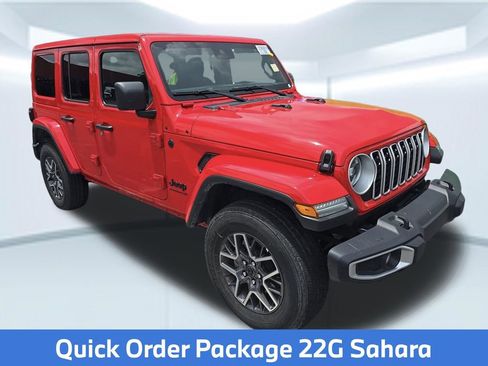 Used 2025 Jeep Wrangler Unlimited Sahara AWD/4WD image 5