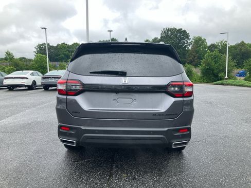 Used 2025 Honda Pilot Black Edition image 18