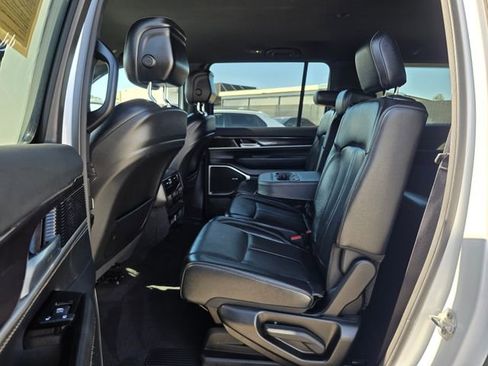 Used 2024 Jeep Wagoneer L 4WD image 22