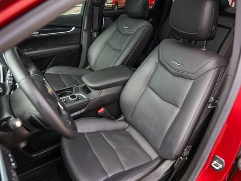 Used 2024 Cadillac XT5 Premium Luxury w/ Technology Package image 7