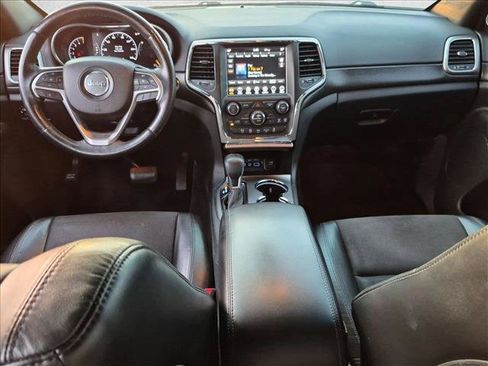 Used 2018 Jeep Grand Cherokee Altitude RWD image 19
