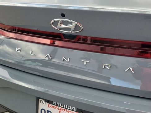Certified 2023 Hyundai Elantra SE image 20