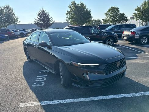 Used 2023 Honda Accord EX image 14