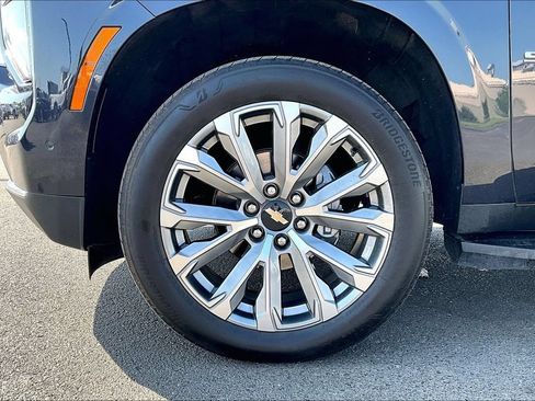 Used 2025 Chevrolet Suburban High Country w/ Sun And Tow Package AWD/4WD image 36