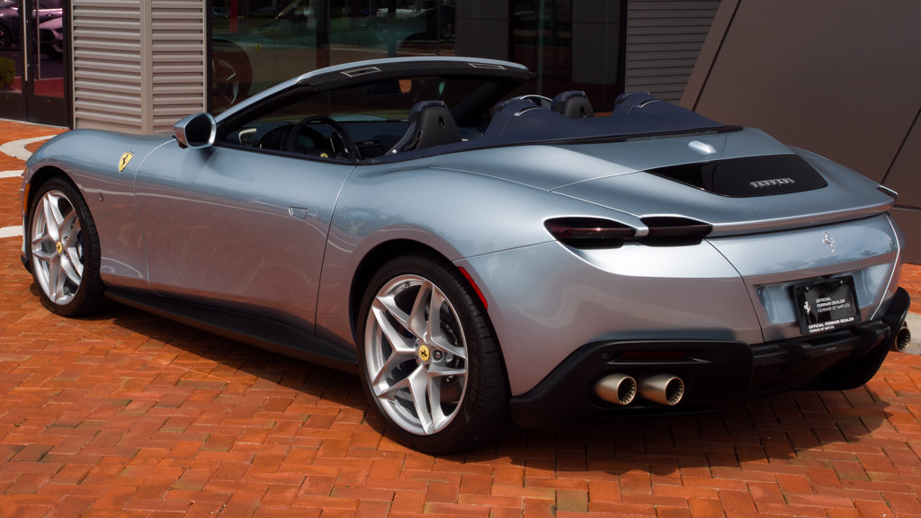 Certified 2026 Ferrari Roma Spider RWD image 5