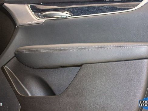 Certified 2025 Cadillac XT5 Premium Luxury image 11