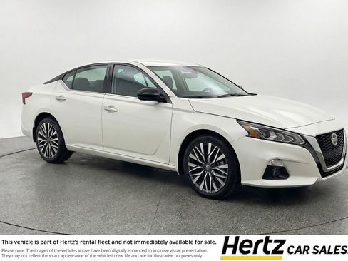 Used 2025 Nissan Altima 2.5 SV FWD image 1