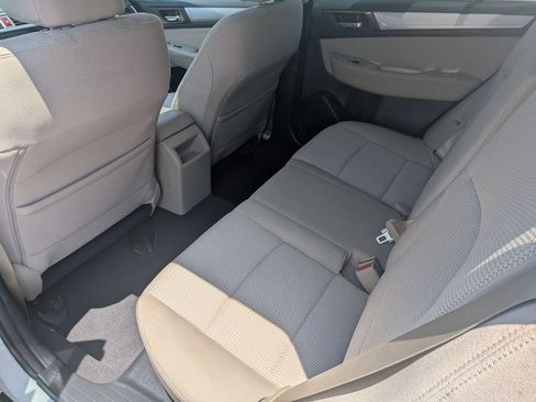 Used 2017 Subaru Outback 2.5i Premium AWD/4WD image 29