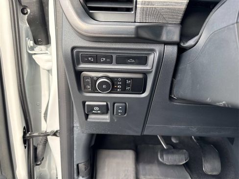 Used 2023 Ford F150 Platinum w/ Equipment Group 701A High image 12