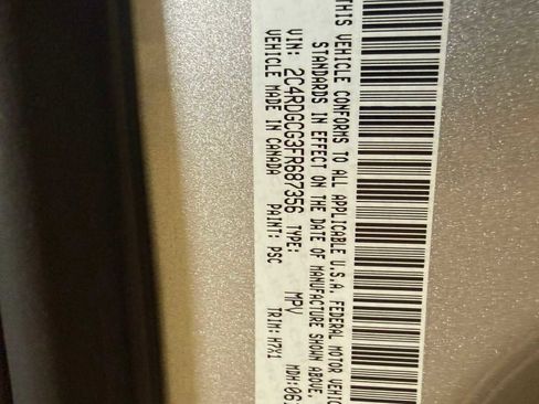 Used 2015 Dodge Grand Caravan SXT FWD image 35