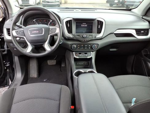 Used 2024 GMC Terrain SLE image 12