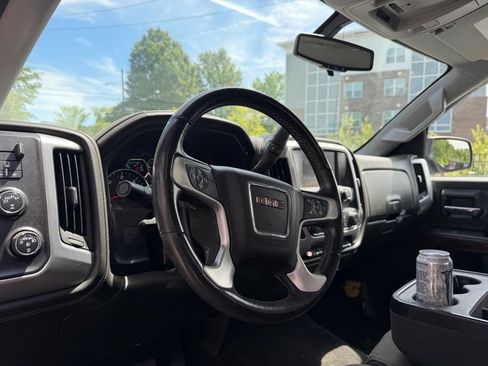 Used 2017 GMC Sierra 1500 SLE w/ SLE Value Package AWD/4WD image 11