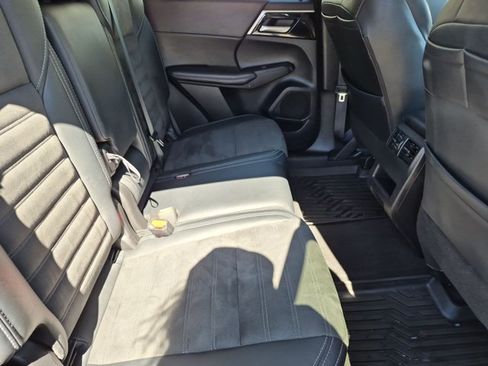 Used 2024 Mitsubishi Outlander SE AWD/4WD image 21