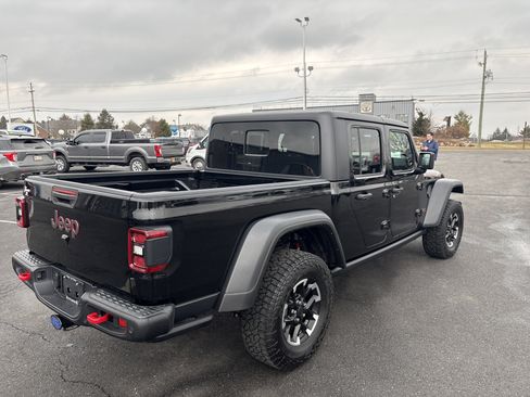 Used 2024 Jeep Gladiator Rubicon w/ Technology Group image 4