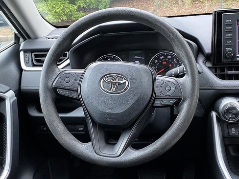 Certified 2021 Toyota RAV4 XLE w/ Convenience Package FWD image 12