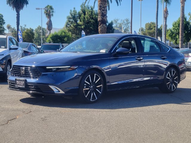 Used 2025 Honda Accord Touring image 2