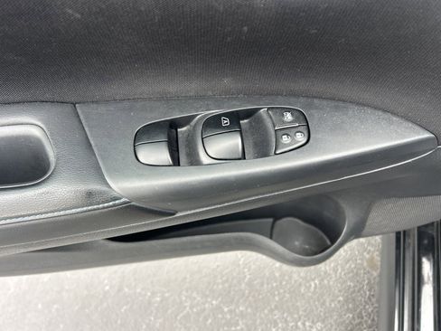 Used 2017 Nissan Sentra SR w/ SR Midnight Edition image 4