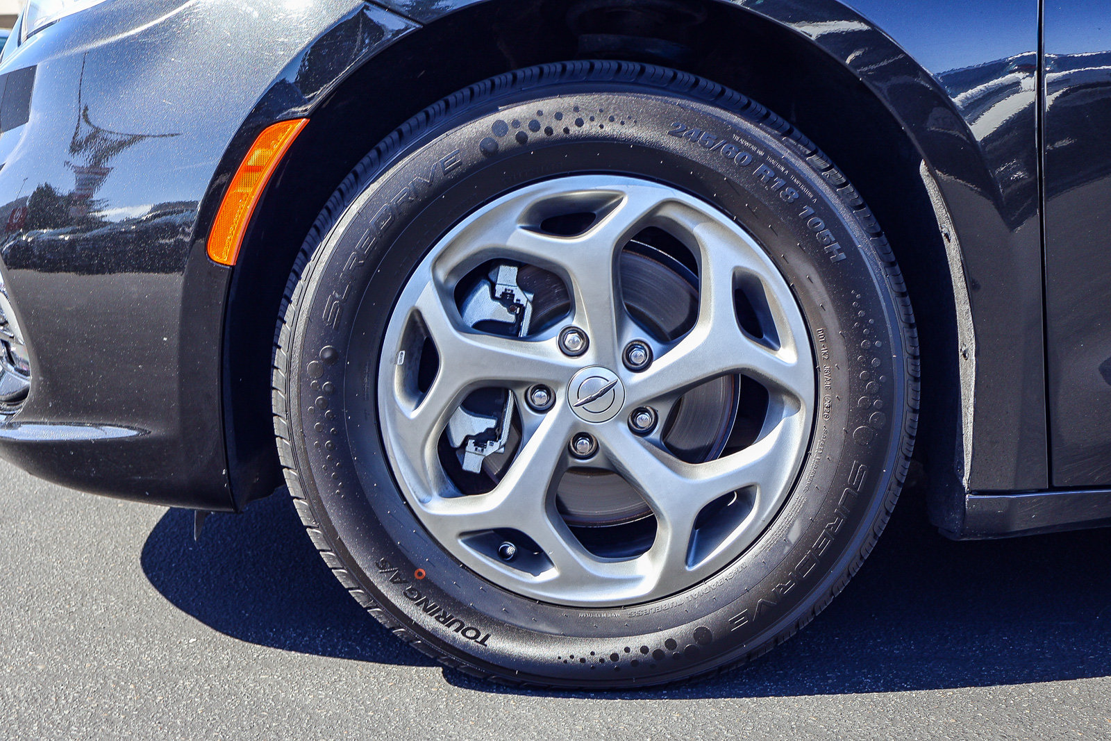 Used 2023 Chrysler Pacifica Limited FWD image 19