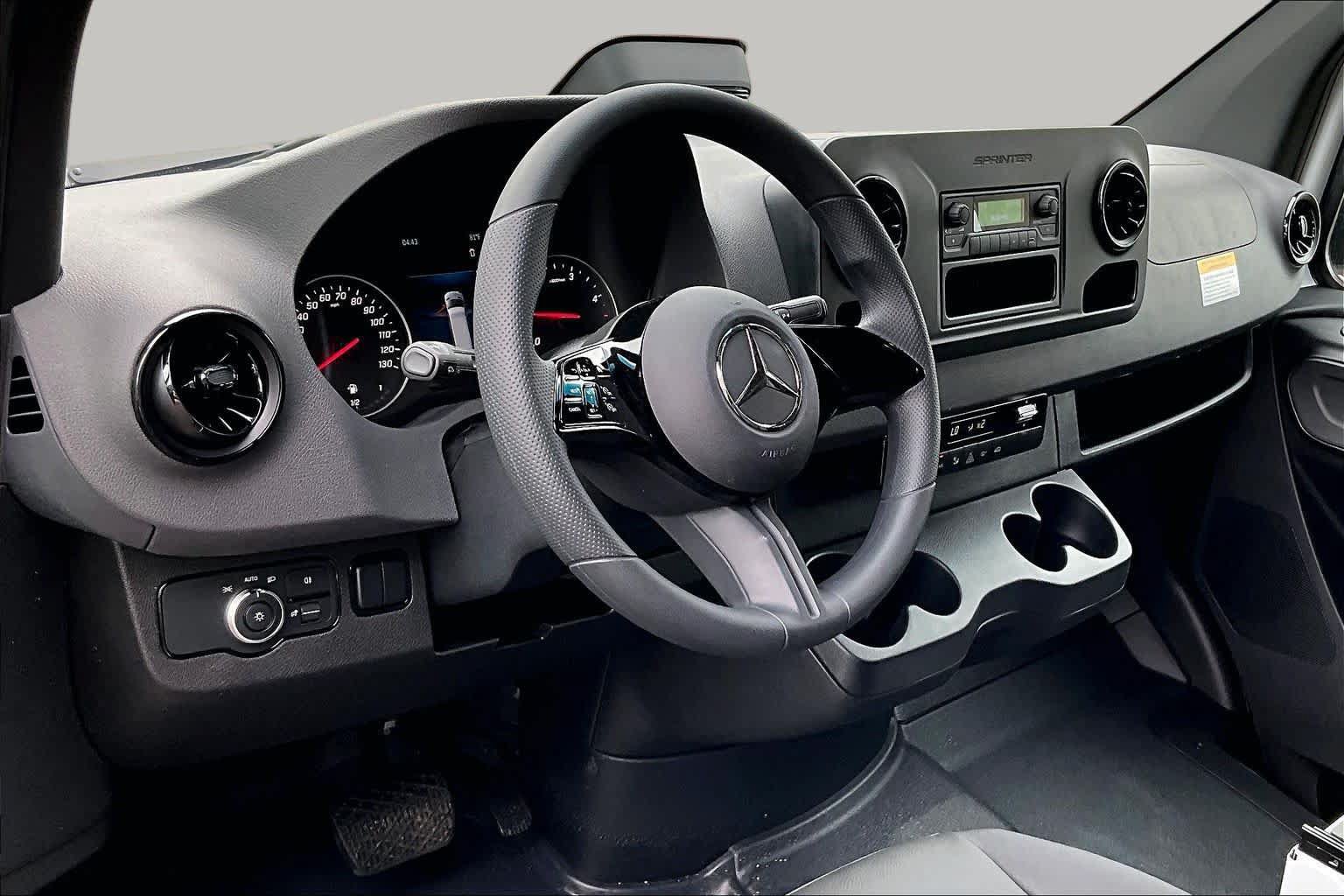 Used 2026 Mercedes-Benz Sprinter 2500 image 8