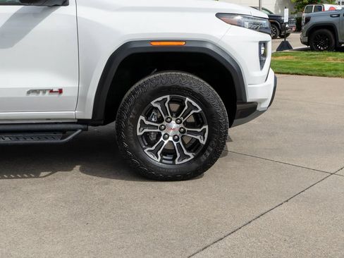 Used 2024 GMC Canyon AT4 w/ AT4 Premium Package AWD/4WD image 35