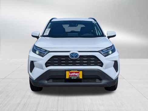 Used 2022 Toyota RAV4 XLE AWD/4WD image 2