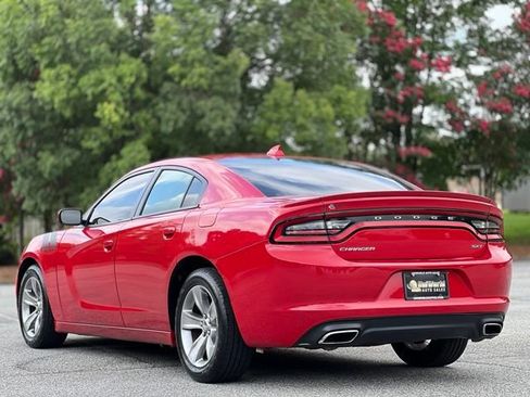 Used 2015 Dodge Charger SXT RWD image 7