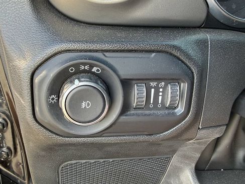 Used 2022 Jeep Wrangler Unlimited Sport AWD/4WD image 28