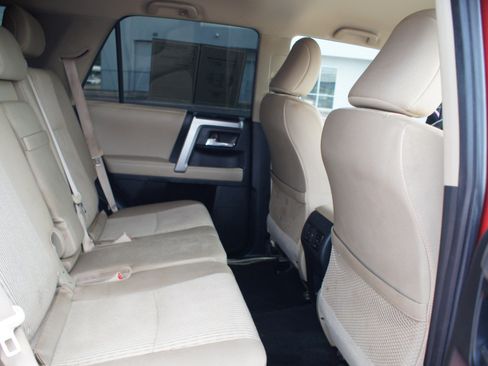 Used 2020 Toyota 4Runner SR5 AWD/4WD image 20